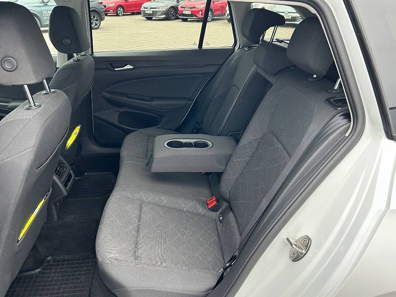 Volkswagen Golf Life 6G 1,0TSi - fotka 8 z 24