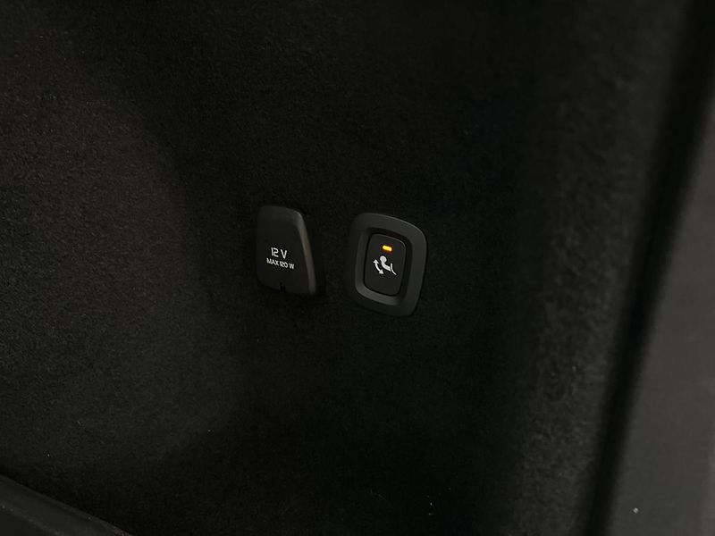 Volvo V60 T6 AWD RECHARGE INSCRIPTION  - fotka 42 z 43