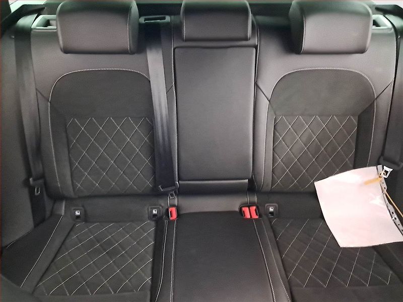 Škoda Superb (2023) Sportline 2.0 TSI - fotka 10 z 25