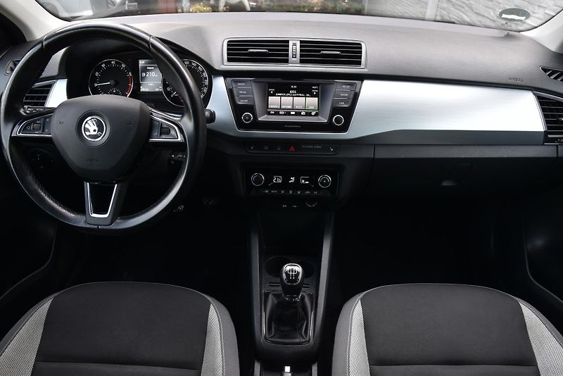 Škoda Fabia 1.2 TSi STYLE,KLIMA,VÝHŘEV,PDC - fotka 34 z 46