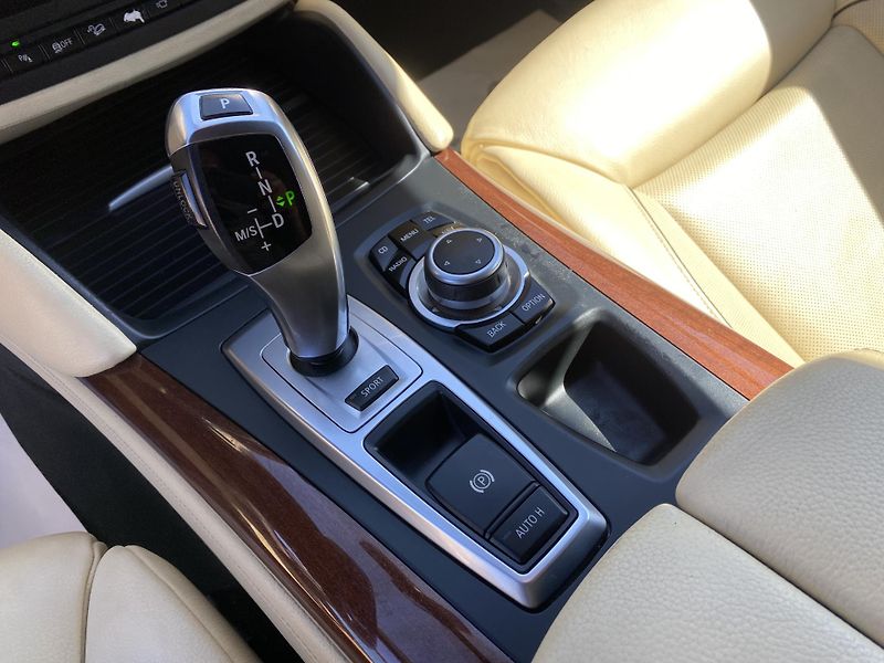 BMW X6 4.0D 4x4 310PS FULL CZ DPH 1A! - fotka 159 z 166