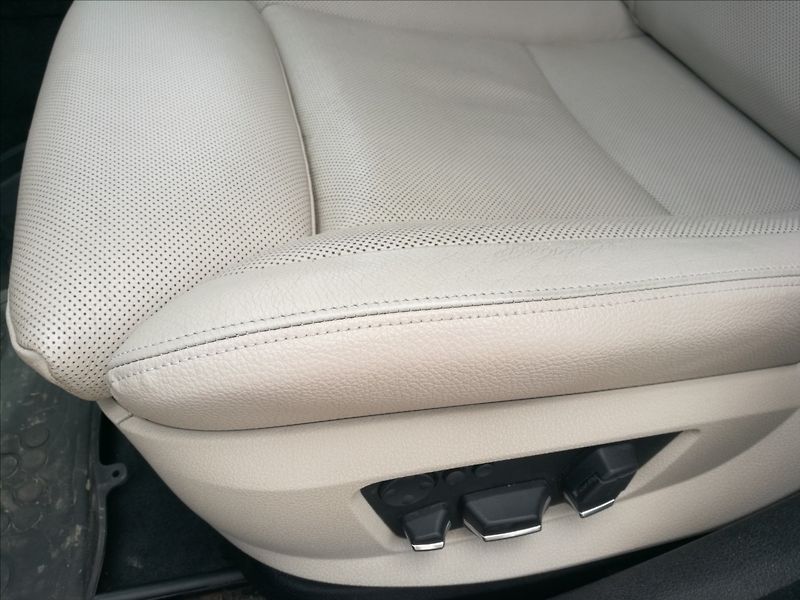 BMW Řada 5 3,0 d M paket - fotka 15 z 26