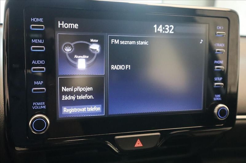 Toyota Yaris 1,5  HYBRID - fotka 22 z 23
