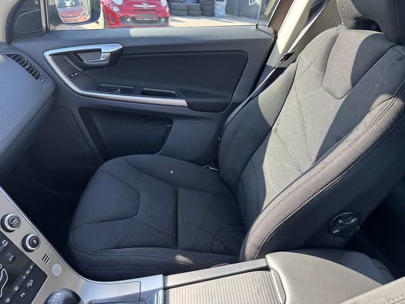 Volvo XC60 (2010) 2.4D5 151KW 1.Majitel AWD  - fotka 29 z 40