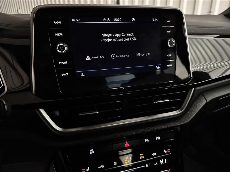 Volkswagen T-Roc R-LINE NEZ-TOP 2XALU TAŽNÉ DPH - fotka 21 z 42