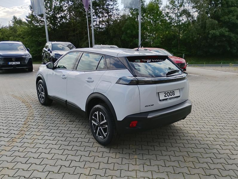 Peugeot 2008 STYLE PureTech 100 S&S MAN6 - fotka 5 z 24