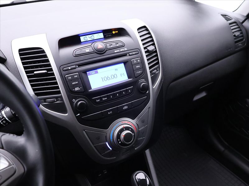 Hyundai ix20 1,6 CVVT 91kW Czech Klima - fotka 20 z 32