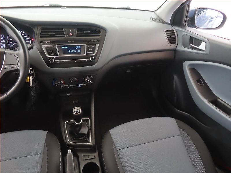 Hyundai i20 (2017) 1.2, Serv.kniha - fotka 8 z 13