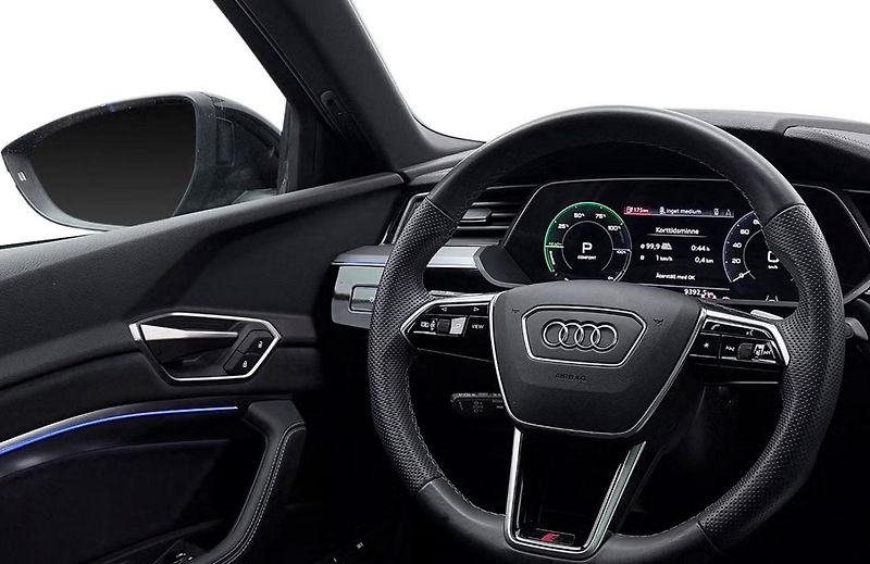 Audi Q8 e-tron 55 Sportback Q 360 Matrix Pano - fotka 18 z 36