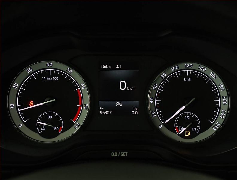 Škoda Karoq (2020) 1.5 TSI - fotka 9 z 17