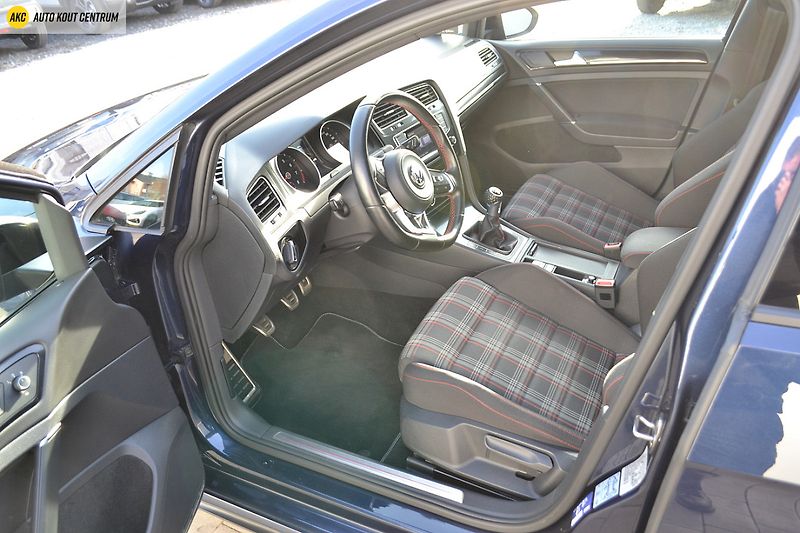 Volkswagen Golf VII    2.0TSI -162KW   GTI - fotka 18 z 39