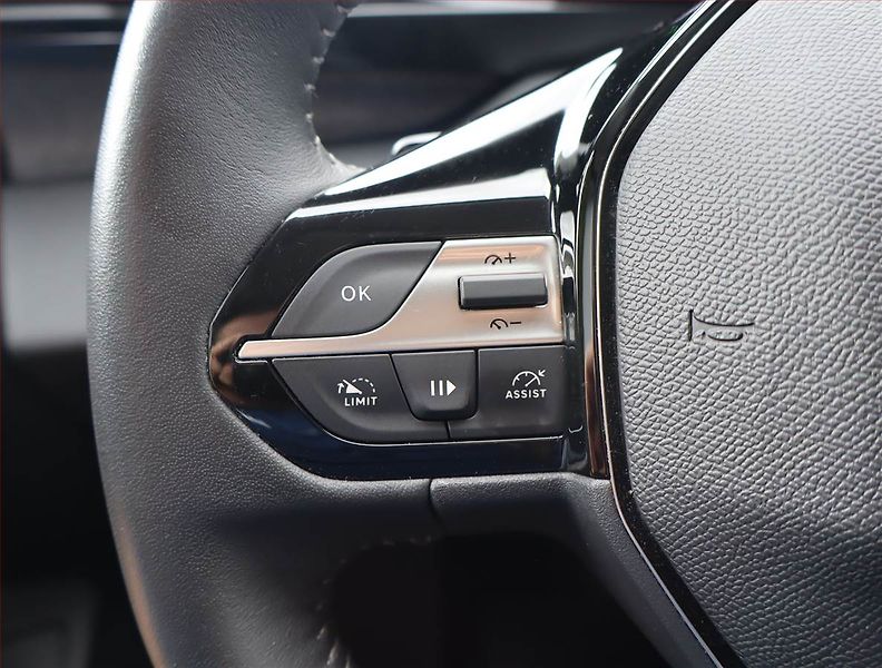 Peugeot 308 (2023) Allure 1.5 BlueHDi, Automat - fotka 22 z 25