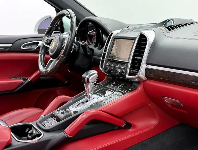 Porsche Cayenne (2016) Výkonná verze S - fotka 7 z 18