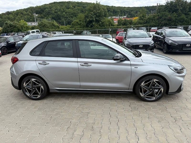 Hyundai i30 HB FL 1,5 T MH DCT NLINE SAFE - fotka 2 z 9