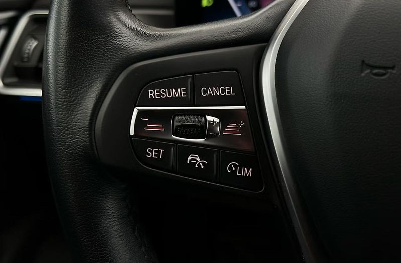 BMW i4 eDrive40 GC Kamera Auto. Park. - fotka 20 z 23