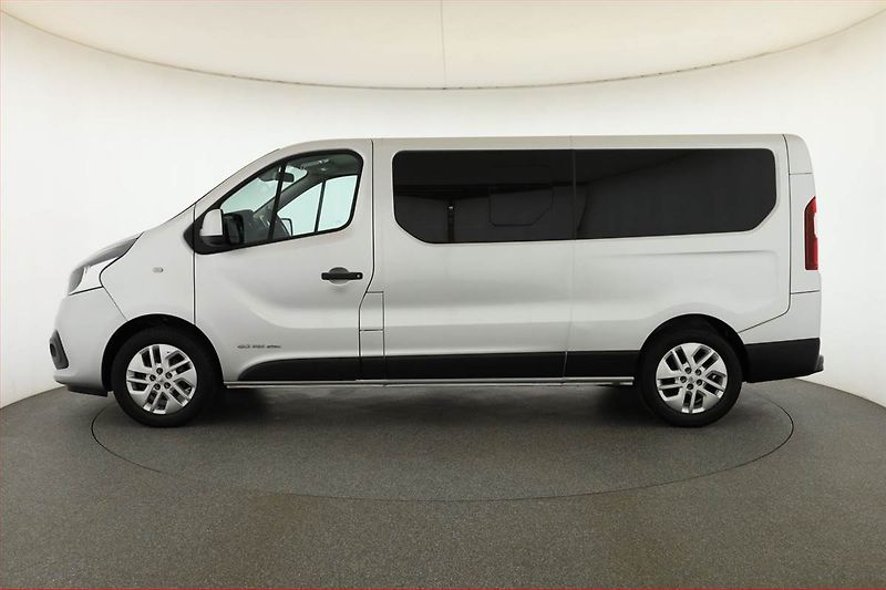 Renault Trafic (2017) 1.6 dCi, Bus, 8Míst, ČR, DPH - fotka 3 z 16