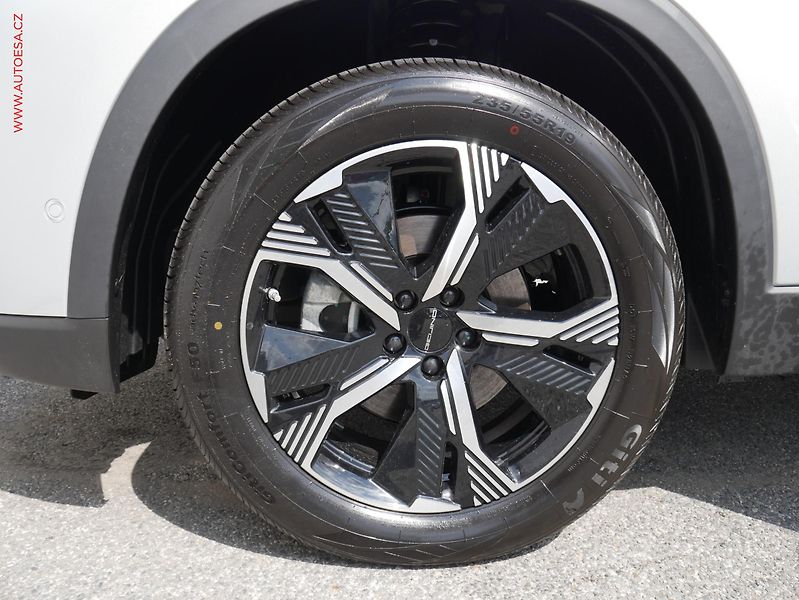 BAIC X75 (2025) 1.5T, ČR, AT, LED, panorama - fotka 21 z 25