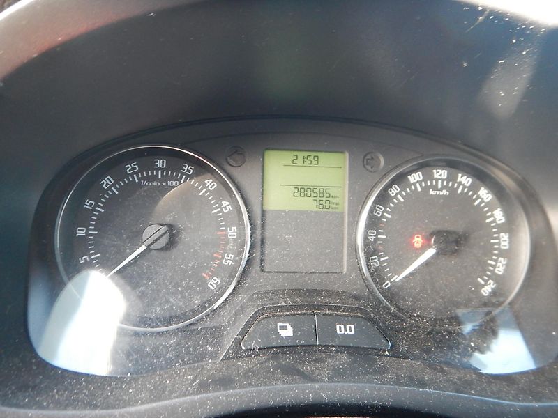 Škoda Fabia 1.6 TDI, KLIMA - fotka 22 z 29