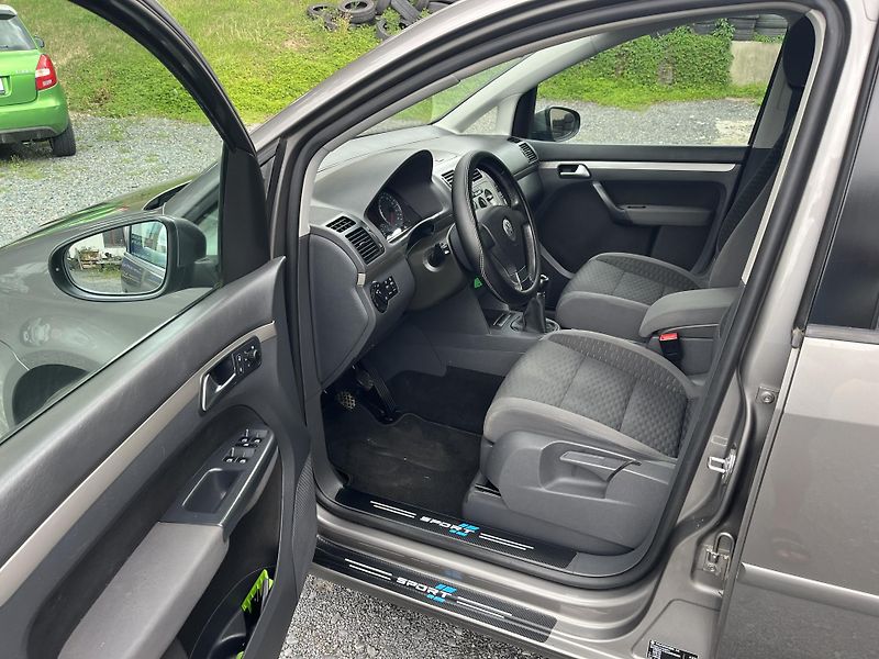 Volkswagen Touran (2010) 1,4 TSi 103 Kw TAŽNÉ - fotka 9 z 18