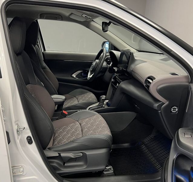 Toyota Yaris Cross 1,5 Hybrid AT Executive - fotka 10 z 17