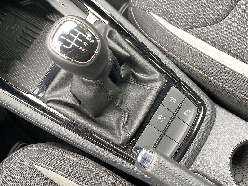 Škoda Scala (2025) 1.0 TSI Top Selection - fotka 18 z 35