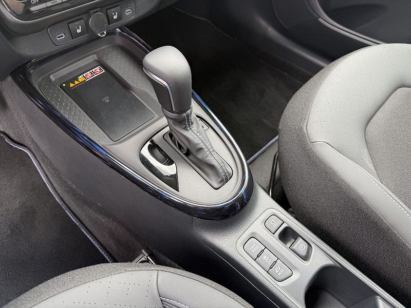 Toyota Aygo 1.5 Hybrid Executive - fotka 22 z 24