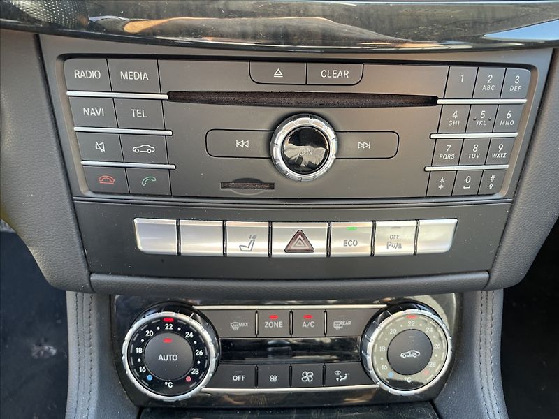 Mercedes-Benz CLS 2,2 250d 4-Matic 150kw GPS LED - fotka 19 z 35