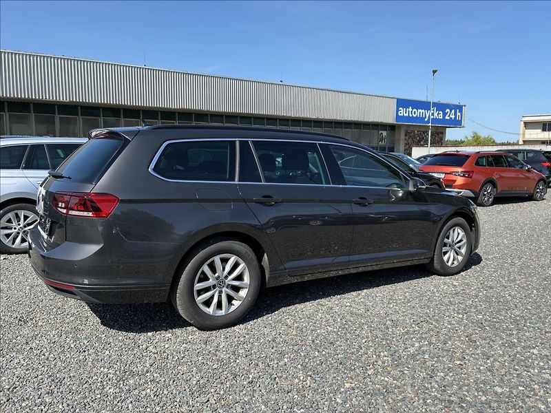 Volkswagen Passat 2,0 TDI TAŽNÉ KAMERA EL.KUFR - fotka 6 z 29
