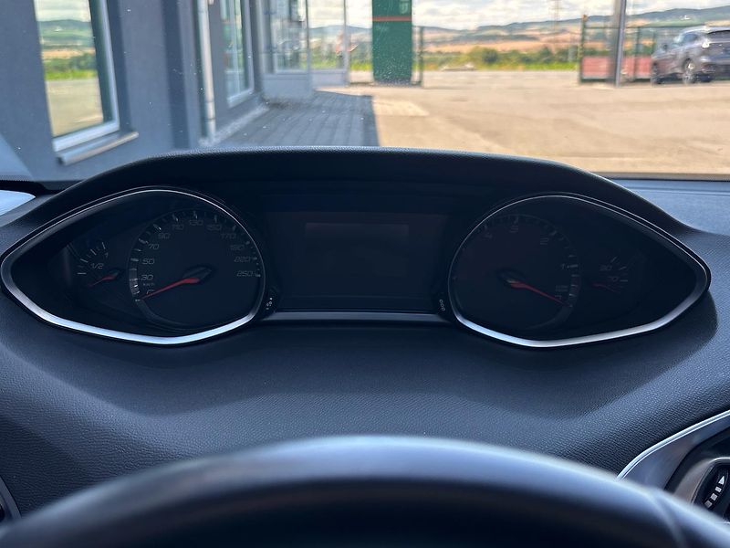 Peugeot 308 Active - fotka 11 z 22