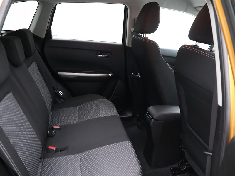 Suzuki Vitara 1,4 BoosterJet 103kW AllGrip C - fotka 13 z 36