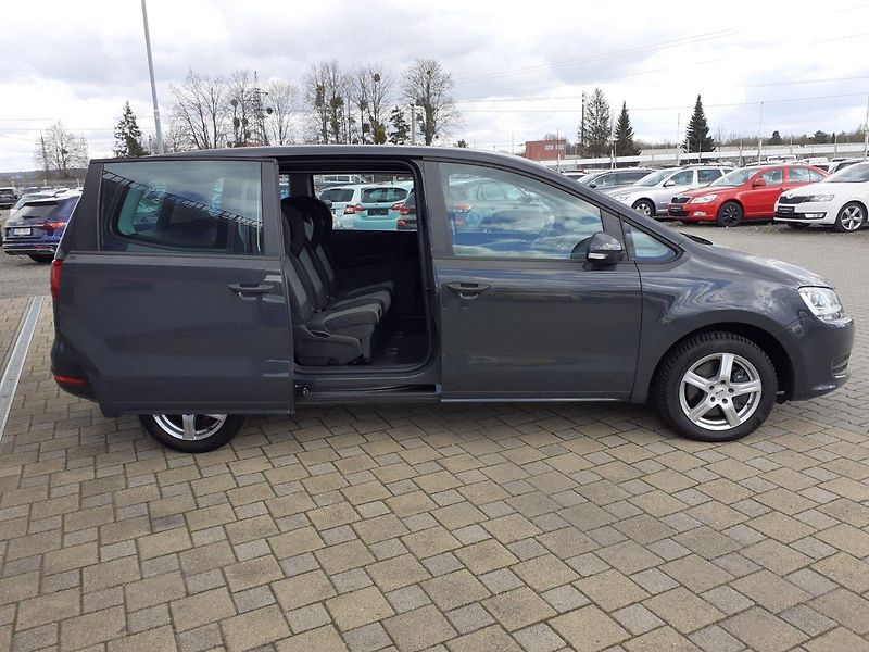Volkswagen Sharan (2011) 2.0 TDi TREND - fotka 4 z 35