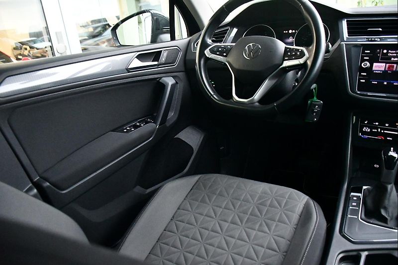 Volkswagen Tiguan 2.0TDi DSG NAVI TAŽNÉ ČR 1.M - fotka 6 z 41