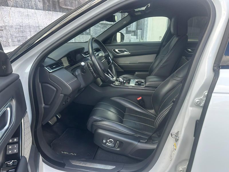 Land Rover Range Rover Velar (2021) 3.0D300, 4X4, 221KW, RDYNAMIC - fotka 30 z 35