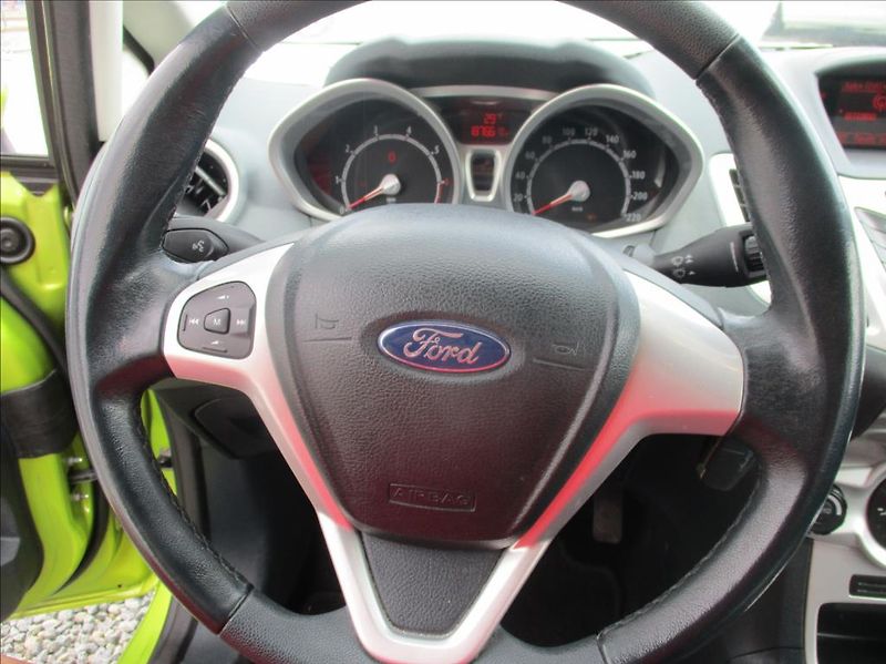 Ford Fiesta 1,2 i,klima.serv.kniha, - fotka 18 z 29