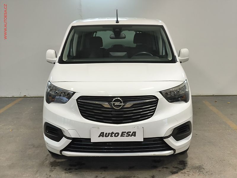 Opel Combo (2021) 1.2T, 1.maj,ČR, AC, výhřev - fotka 2 z 17