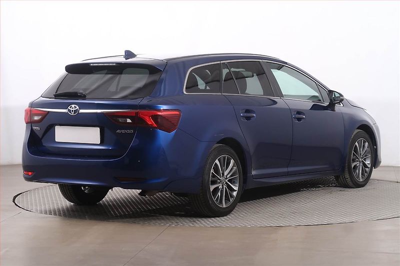 Toyota Avensis (2016) 2.0 D-4D, Serv.kniha, Navi - fotka 4 z 18