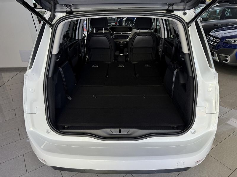 Citroën Grand C4 SpaceTourer 1.5 Blue HDi 130 EAT8 Shine P. - fotka 25 z 53