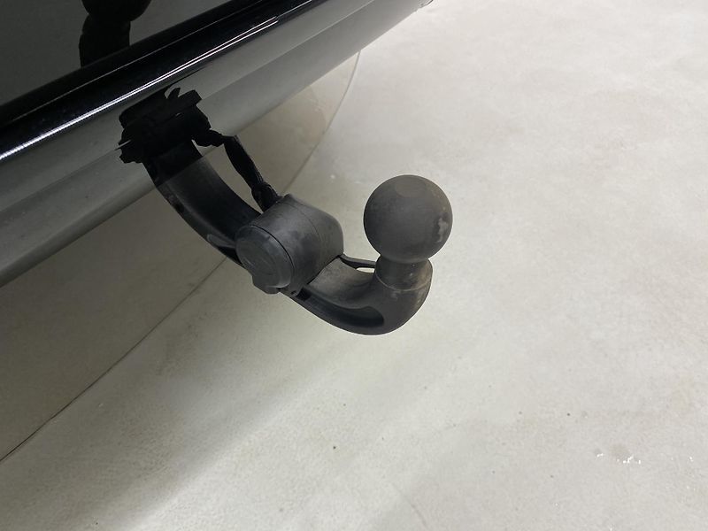 Land Rover Range Rover Velar D300 DYNAMIC SE AWD AUT CZ - fotka 31 z 50