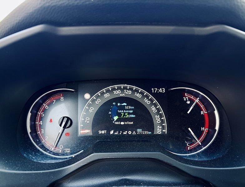 Toyota RAV4 2,0 AWD Comfort - fotka 18 z 27