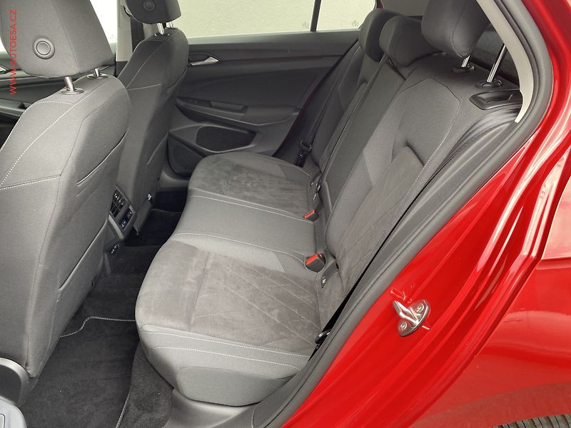 Volkswagen Golf (2020) 1.5 e-TSi, Style, DSG - fotka 10 z 19