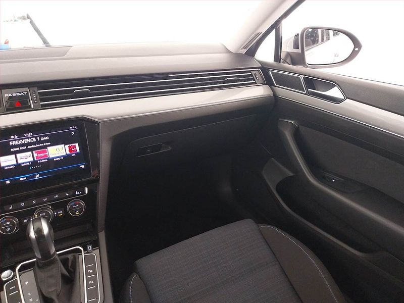 Volkswagen Passat (2020) 1.4 GTE - fotka 8 z 24
