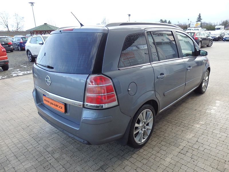 Opel Zafira 1.9 CDTI 16V 110 kW AUTOMAT - fotka 4 z 16