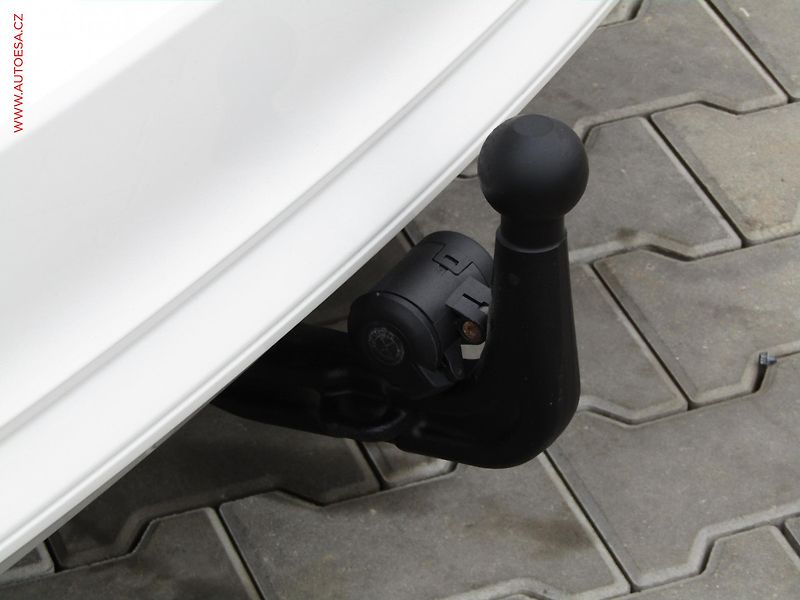 BMW Řada 3 (2019) 2.0 D 318d, LED, autoAC - fotka 19 z 21