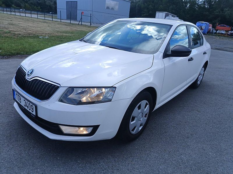 Škoda Octavia III 1.6 TDI - fotka 2 z 40