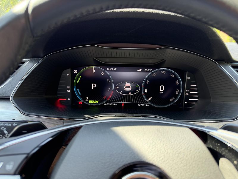 Škoda Superb (2023) 1,4 TSI-IV-DSG- Tažné-WEBASTO- - fotka 25 z 25
