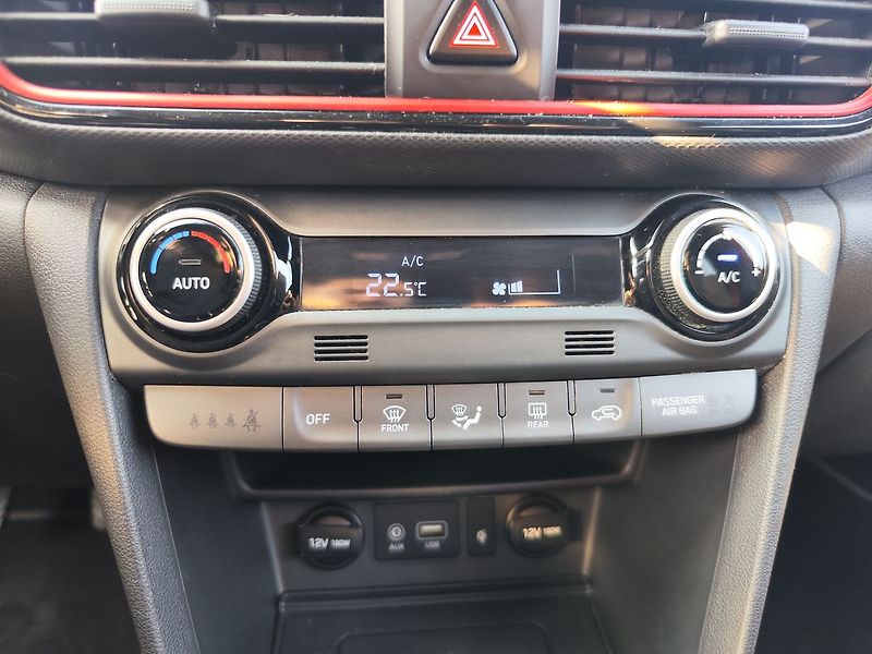Hyundai Kona 1.0 T-GDI/88kW Premium Red - fotka 19 z 33