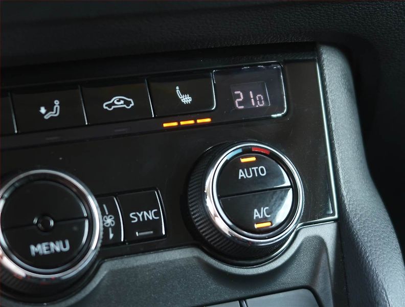 Škoda Karoq (2022) Style 2.0 TDI, 110KW,Style - fotka 19 z 21