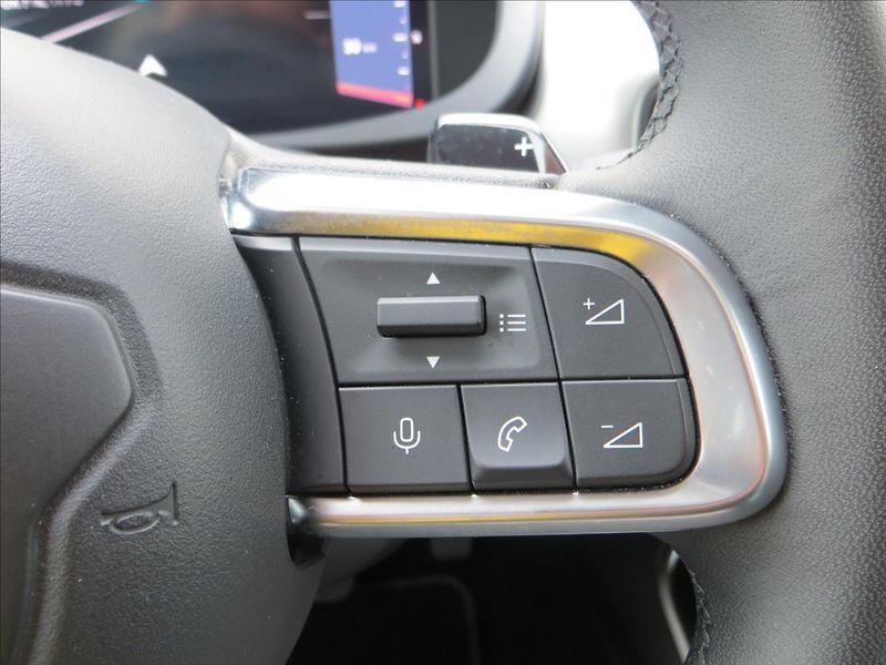 Jeep Avenger 1,2 Turbo AUT Summit JBL ČR - fotka 23 z 29
