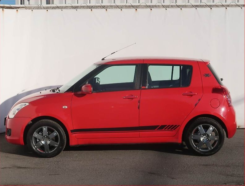 Suzuki Swift (2008) 1.3 i, Vyhř. sedaček - fotka 3 z 17