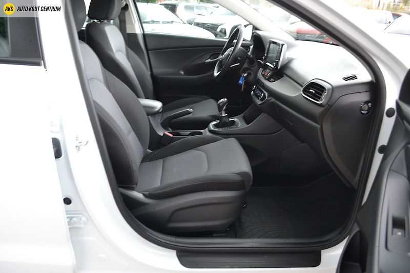 Hyundai i30 WG 1,5I MT COMFORT ALU16 - fotka 11 z 44